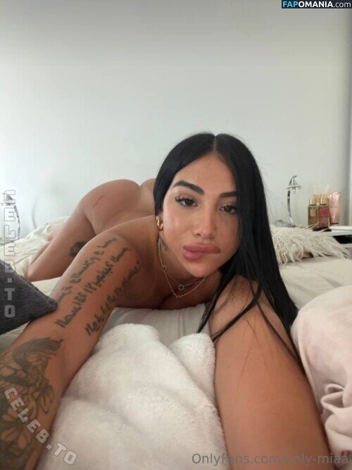 Zoefernanddez / miakeller / zoefernanddezz Nude OnlyFans  Leaked Photo #18