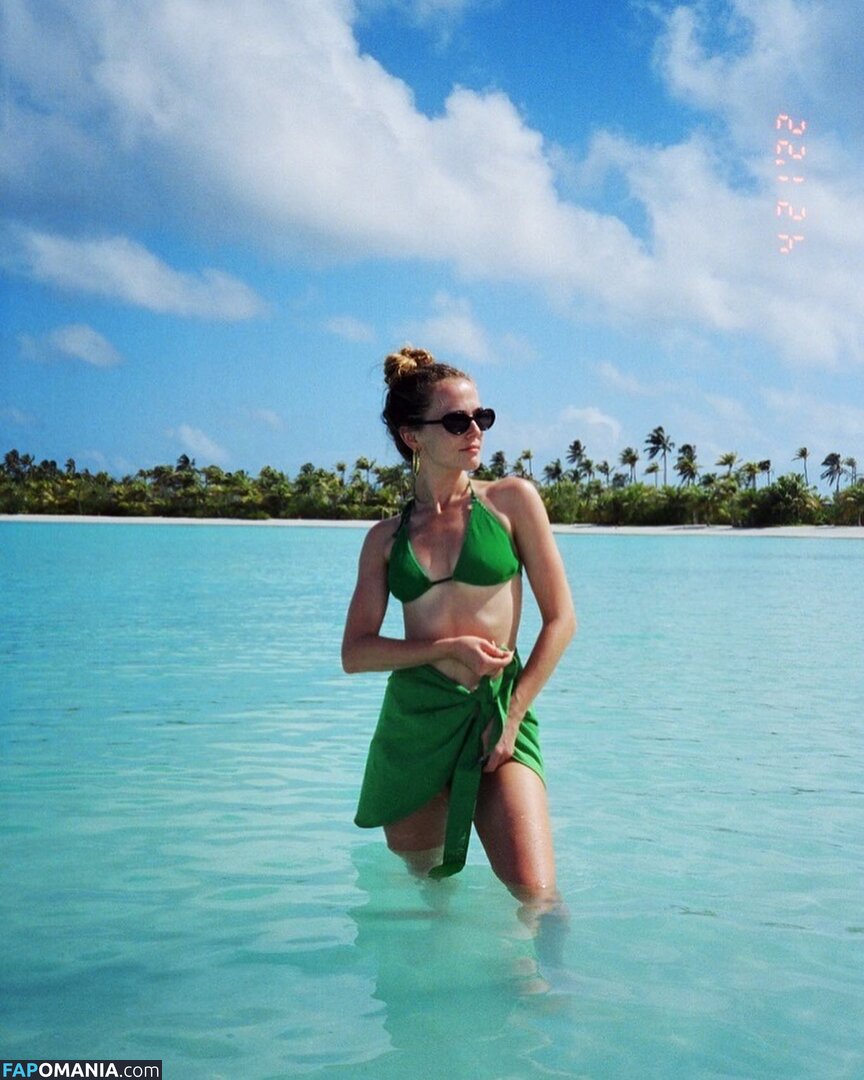 Zoey Deutch / zoeydeutch Nude OnlyFans  Leaked Photo #377