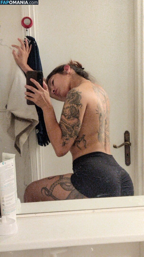 Aline Tavares / Zumbificad4 Nude OnlyFans  Leaked Photo #2